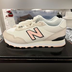 New Balance Women's 515 v3 Shoes 8.5 Wide
